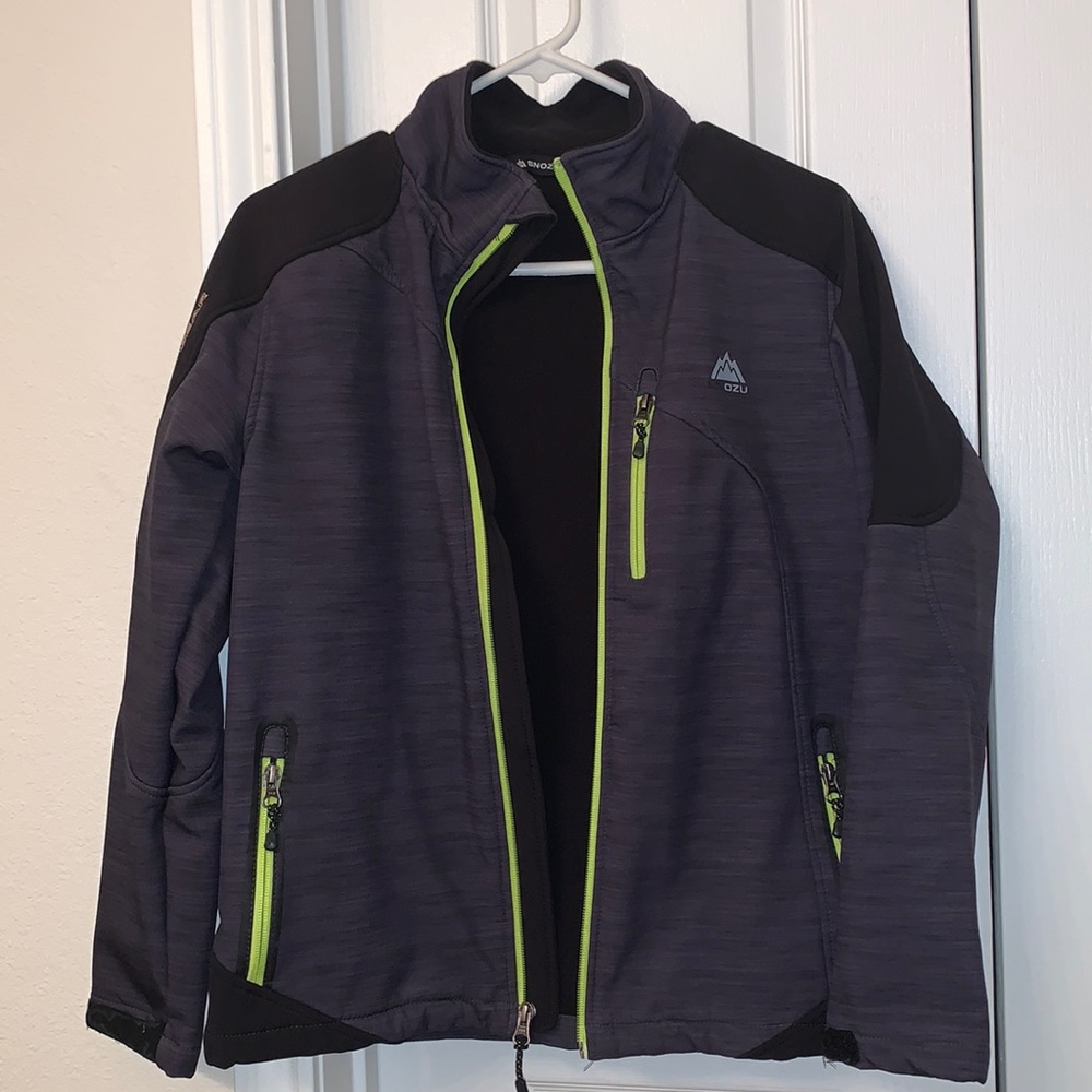 Snozu Grey Softshell Jacket // Boy’s 14-16 L